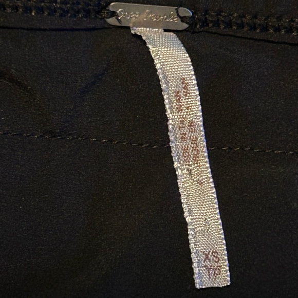 Free People Movement Hot Trot Shorts Zip Pocket Reflective Women’s Size XS Black - Picture 8 of 11